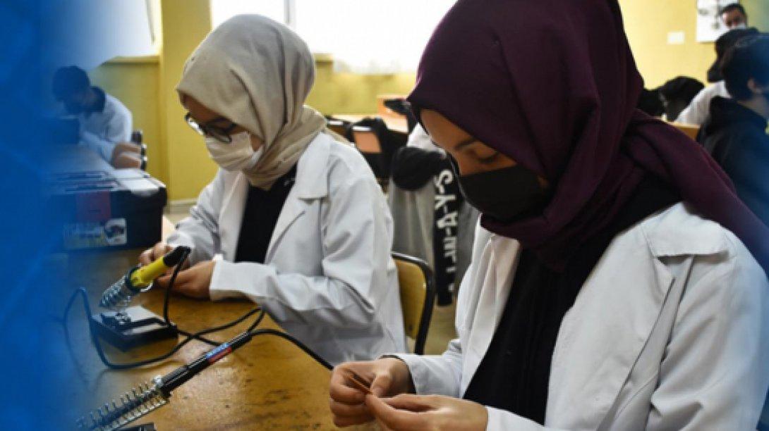 Konya Mesleki ve Teknik Anadolu Lisesi Biyomedikal Sektörüne Güç Katıyor